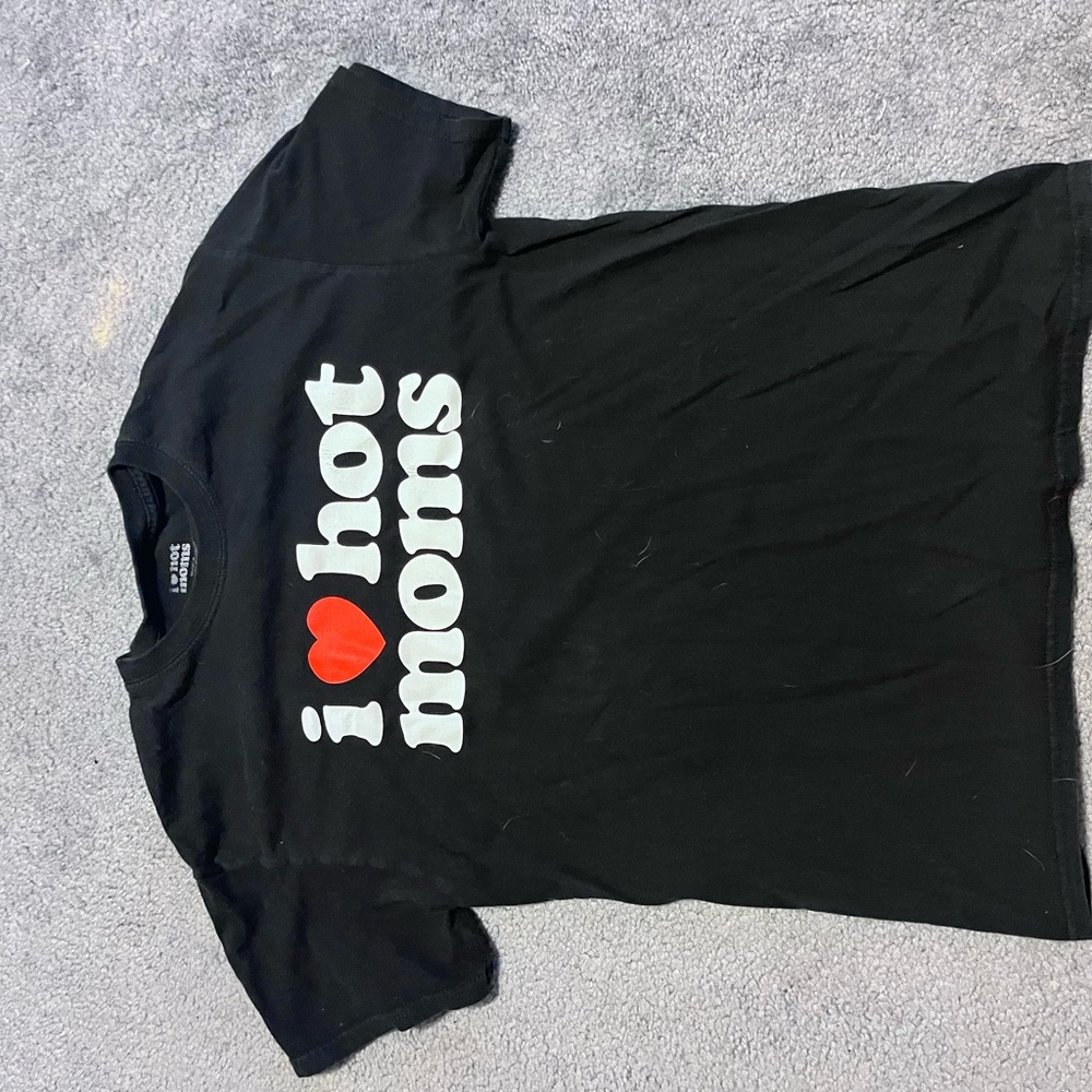 I love Hot Moms shirt